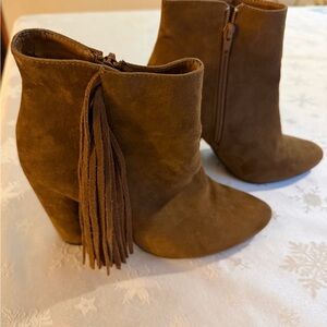 Forever 21 Boots 4” Heel Brown w/ Fringe Side Zip Great Soles Sz 8 Gorgeous